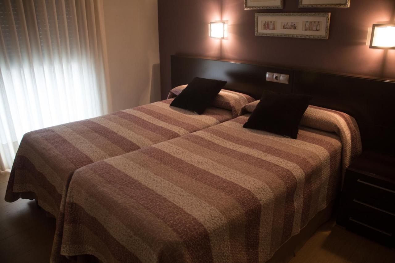 Hostal El Lechuguero Cascante Екстер'єр фото