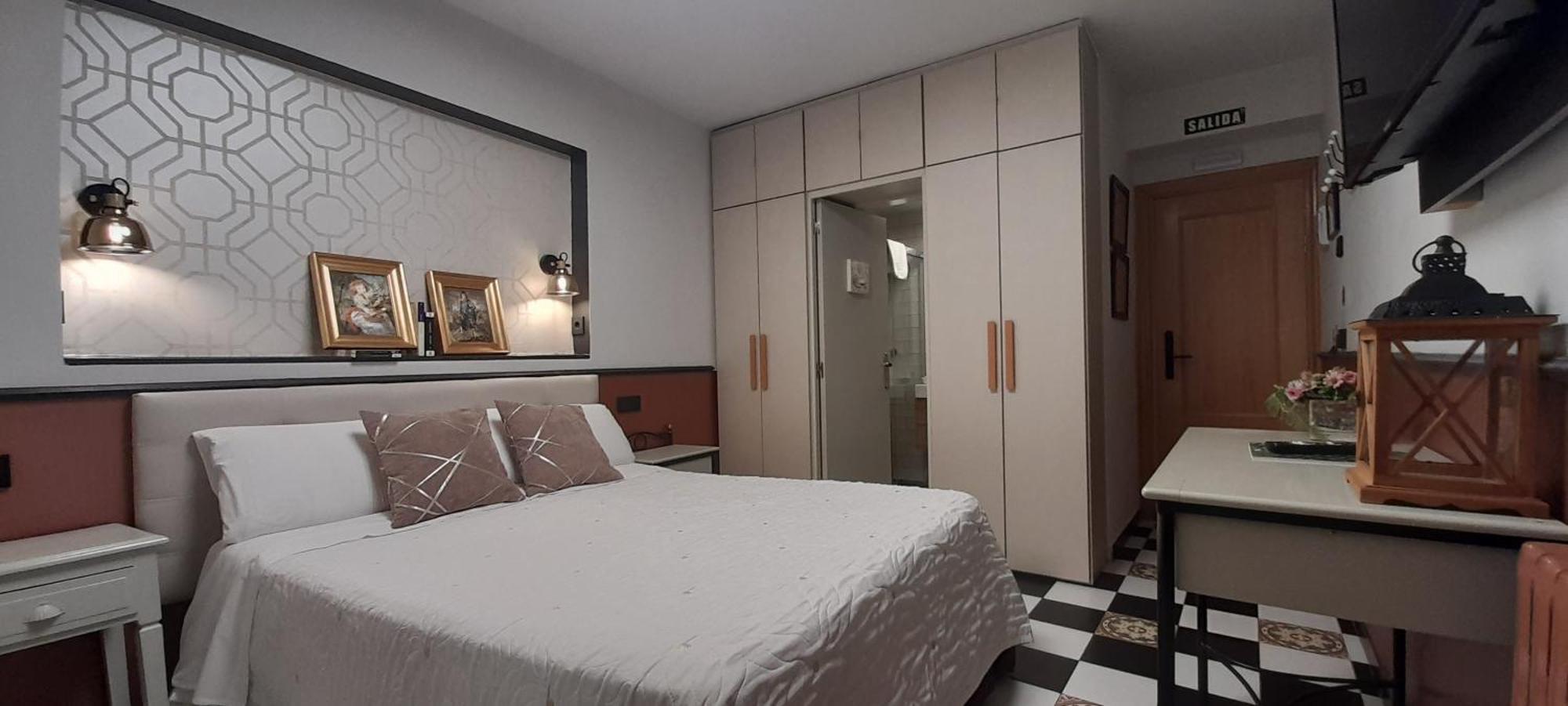 Hostal El Lechuguero Cascante Екстер'єр фото