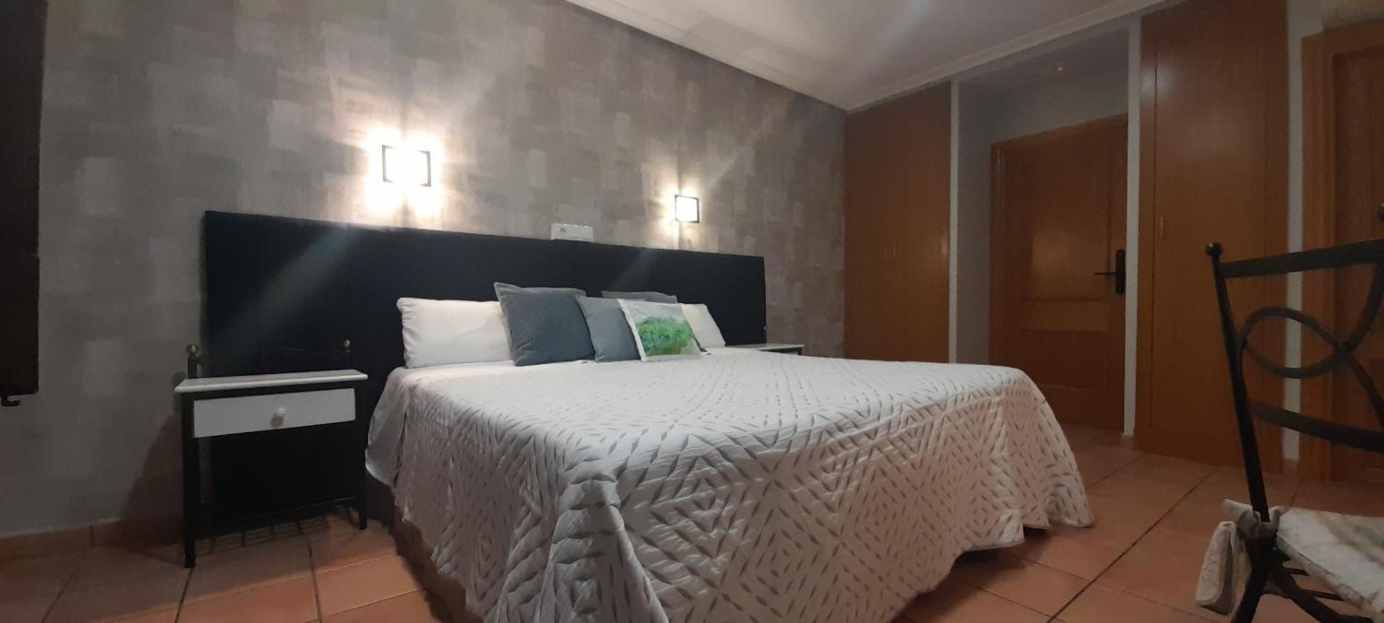Hostal El Lechuguero Cascante Екстер'єр фото