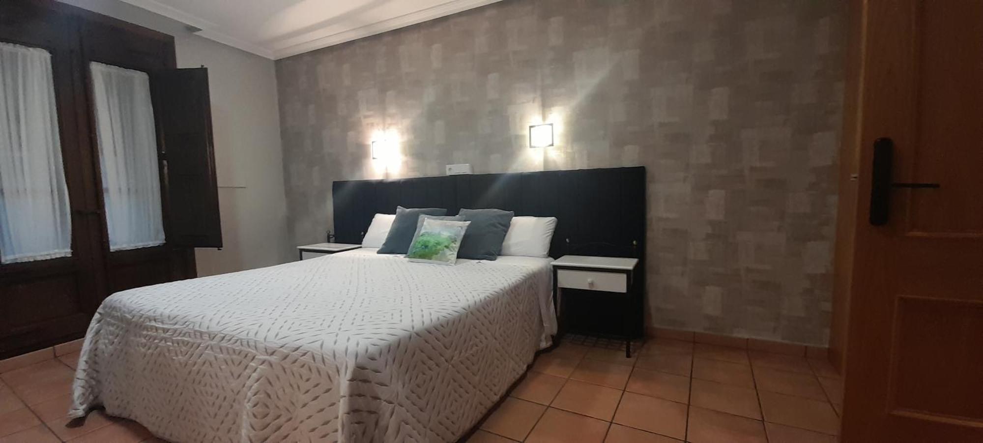Hostal El Lechuguero Cascante Екстер'єр фото