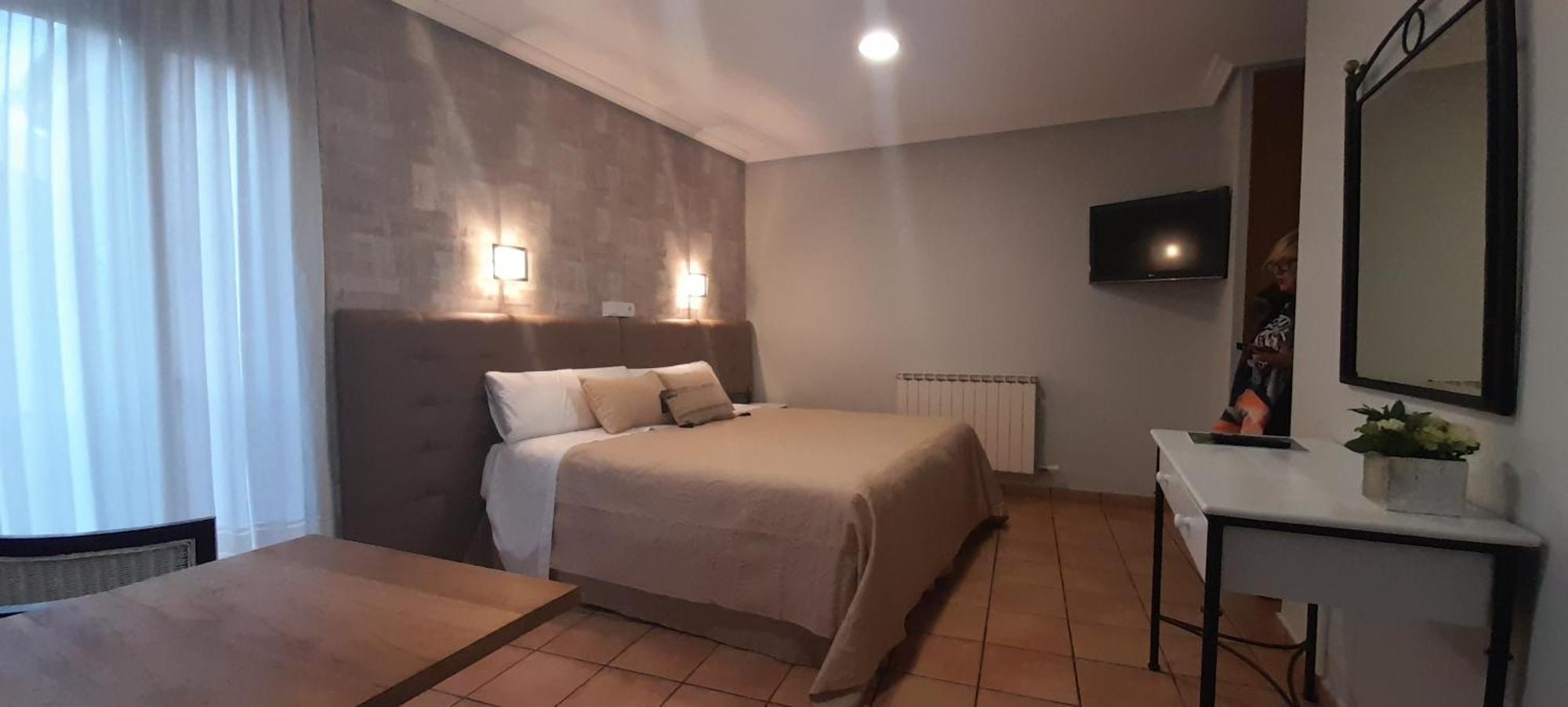 Hostal El Lechuguero Cascante Екстер'єр фото