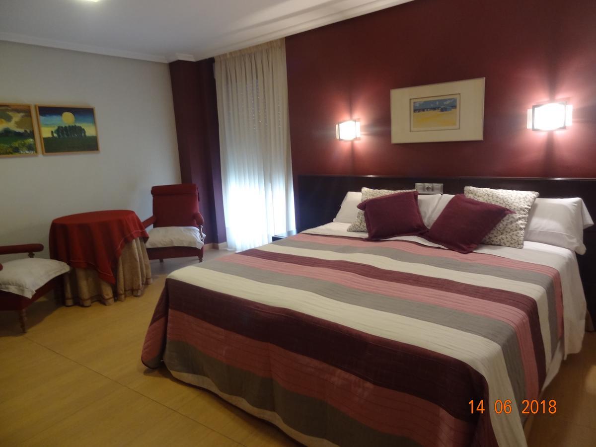 Hostal El Lechuguero Cascante Екстер'єр фото